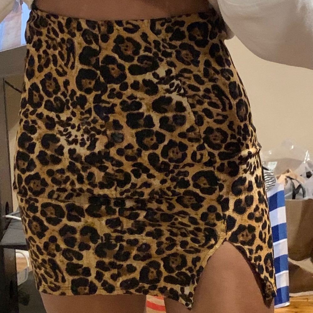 women’s windsor leopard print mini skirt